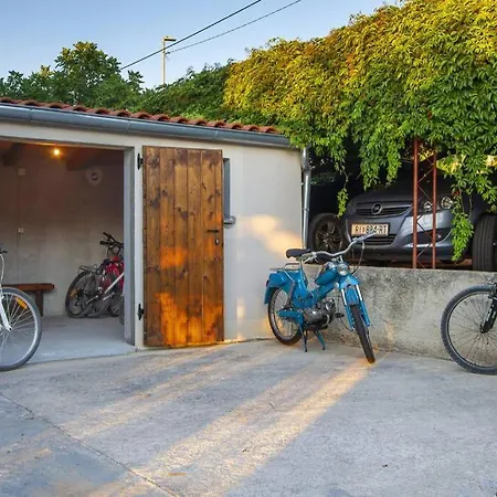 Feriehus Charming Stone House Ines - Family Holiday In Countryside