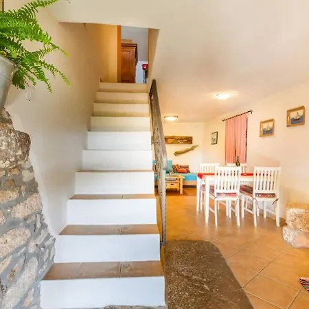 Feriehus Charming Stone House Ines - Family Holiday In Countryside