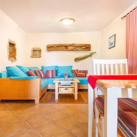 Tatil Evi Charming Stone House Ines - Family Holiday In Countryside Krk Town