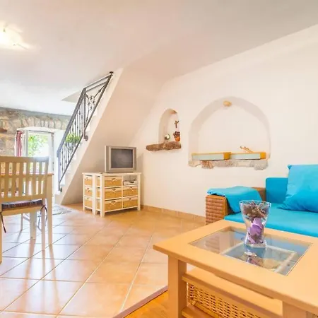 Tatil Evi Charming Stone House Ines - Family Holiday In Countryside *